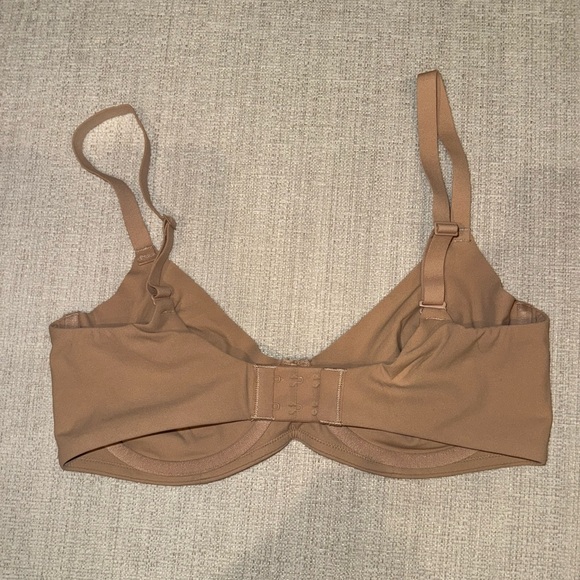 SKIMS Fits Everybody Unlined Demi Bra - Picture 2 of 3